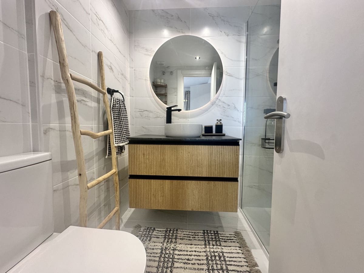 Apartamento de 2 habitaciones en Calahonda en venta con piscina - 375.000 € (Ref: 9442828)