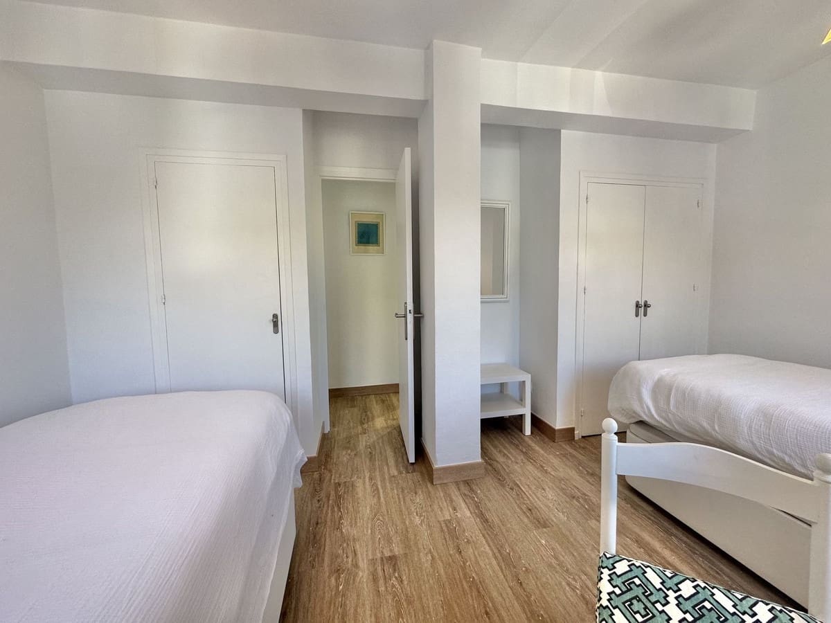 Apartamento de 2 habitaciones en Calahonda en venta con piscina - 375.000 € (Ref: 9442828)