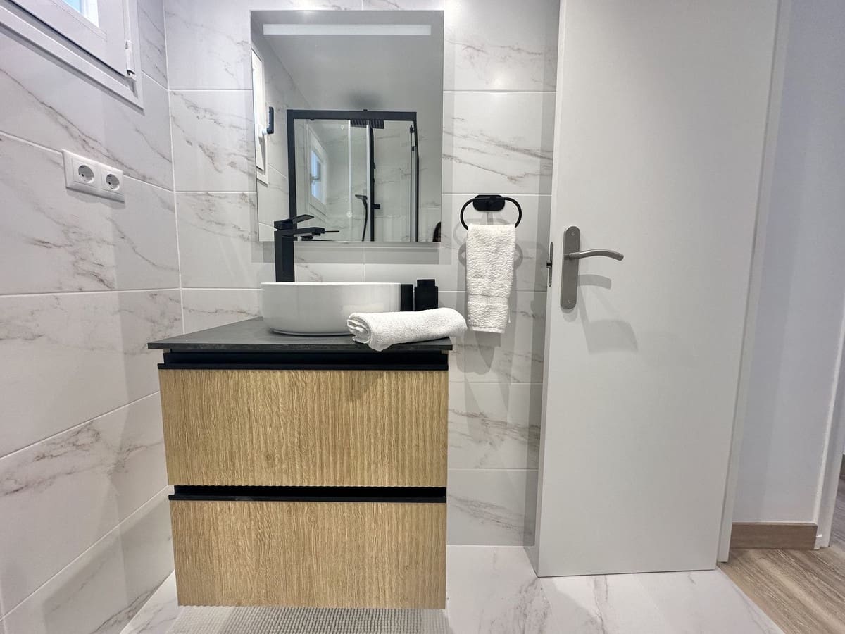 Apartamento de 2 habitaciones en Calahonda en venta con piscina - 375.000 € (Ref: 9442828)