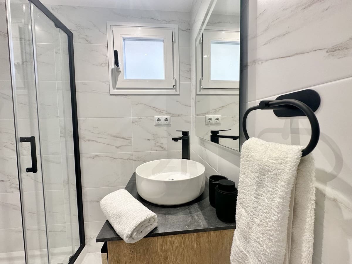 Apartamento de 2 habitaciones en Calahonda en venta con piscina - 375.000 € (Ref: 9442828)