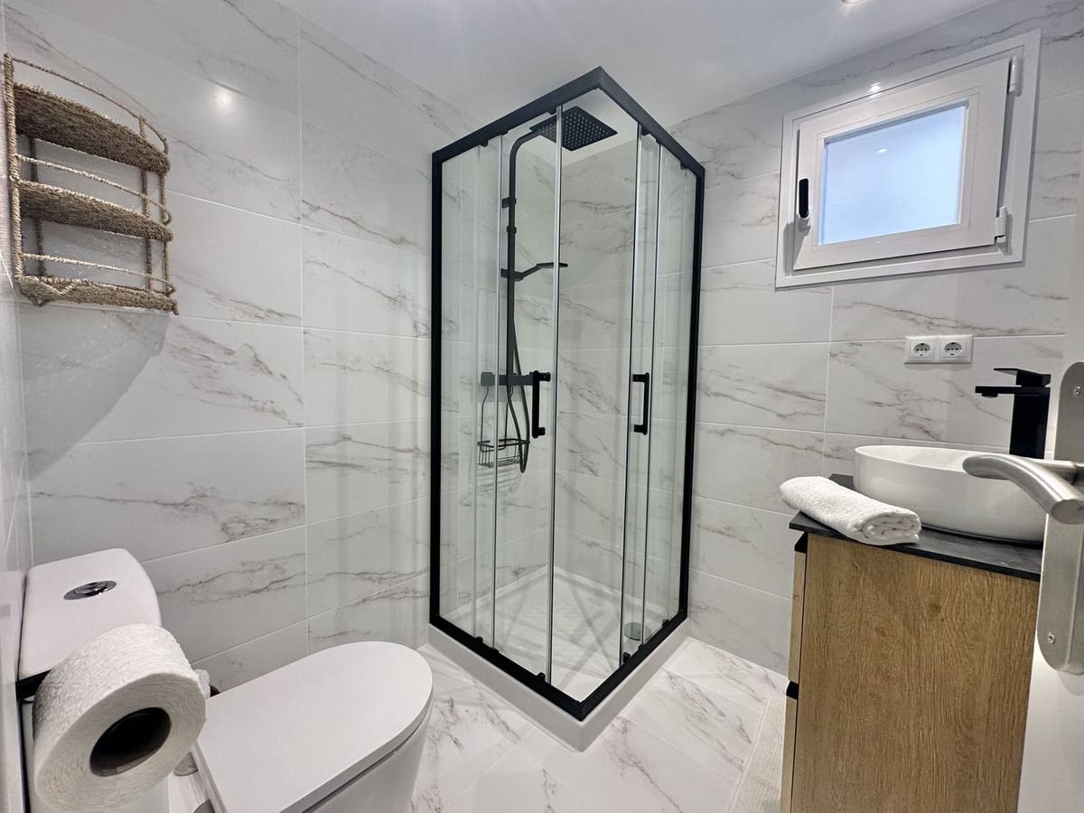 Apartamento de 2 habitaciones en Calahonda en venta con piscina - 375.000 € (Ref: 9442828)