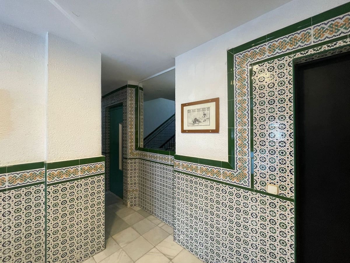 Apartamento de 2 habitaciones en Calahonda en venta con piscina - 375.000 € (Ref: 9442828)