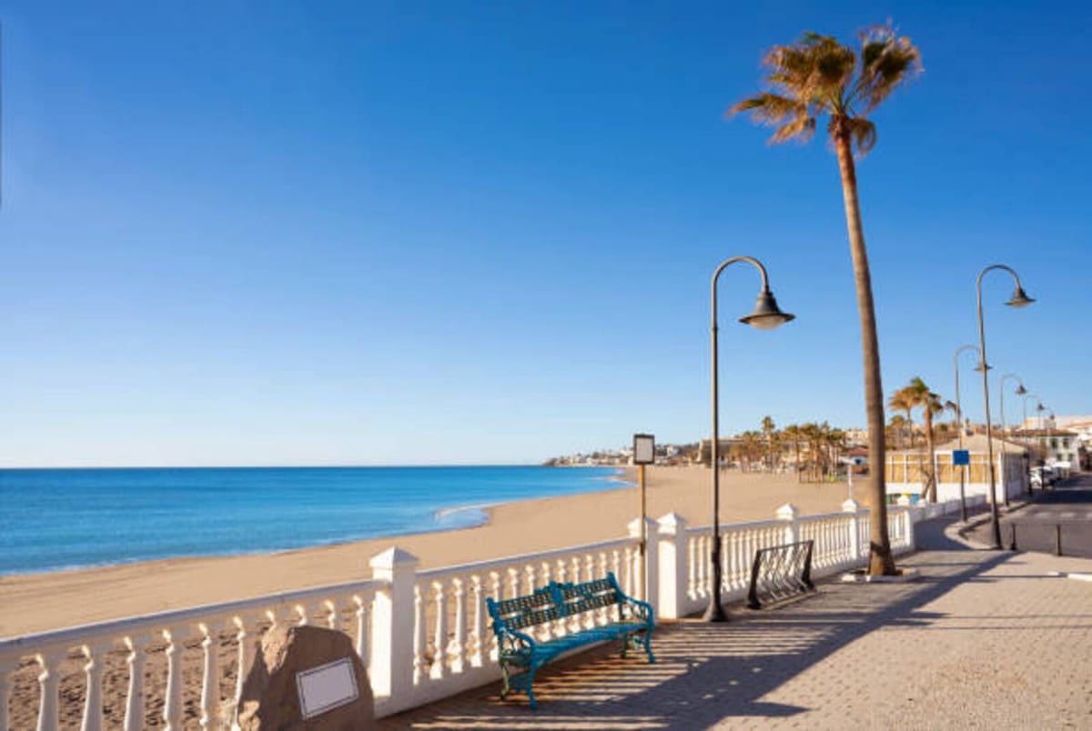 6 bedroom Townhouse for sale in La Cala de Mijas with garage - € 796,000 (Ref: 9517944)