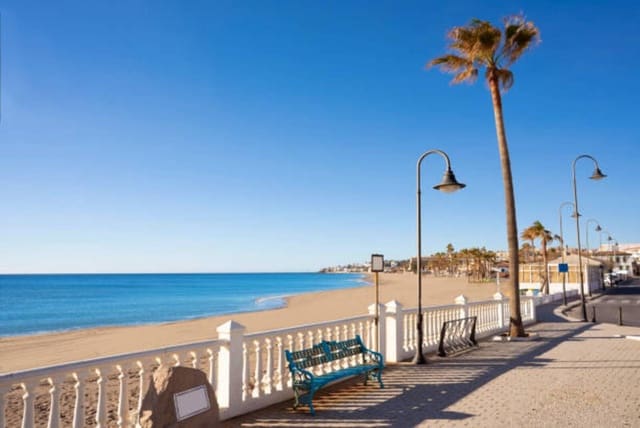 6 bedroom Townhouse for sale in La Cala de Mijas, Mijas with garage - € 796,000 (Ref: 9517944)