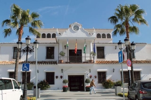 6 bedroom Townhouse for sale in La Cala de Mijas, Mijas with garage - € 796,000 (Ref: 9517944)