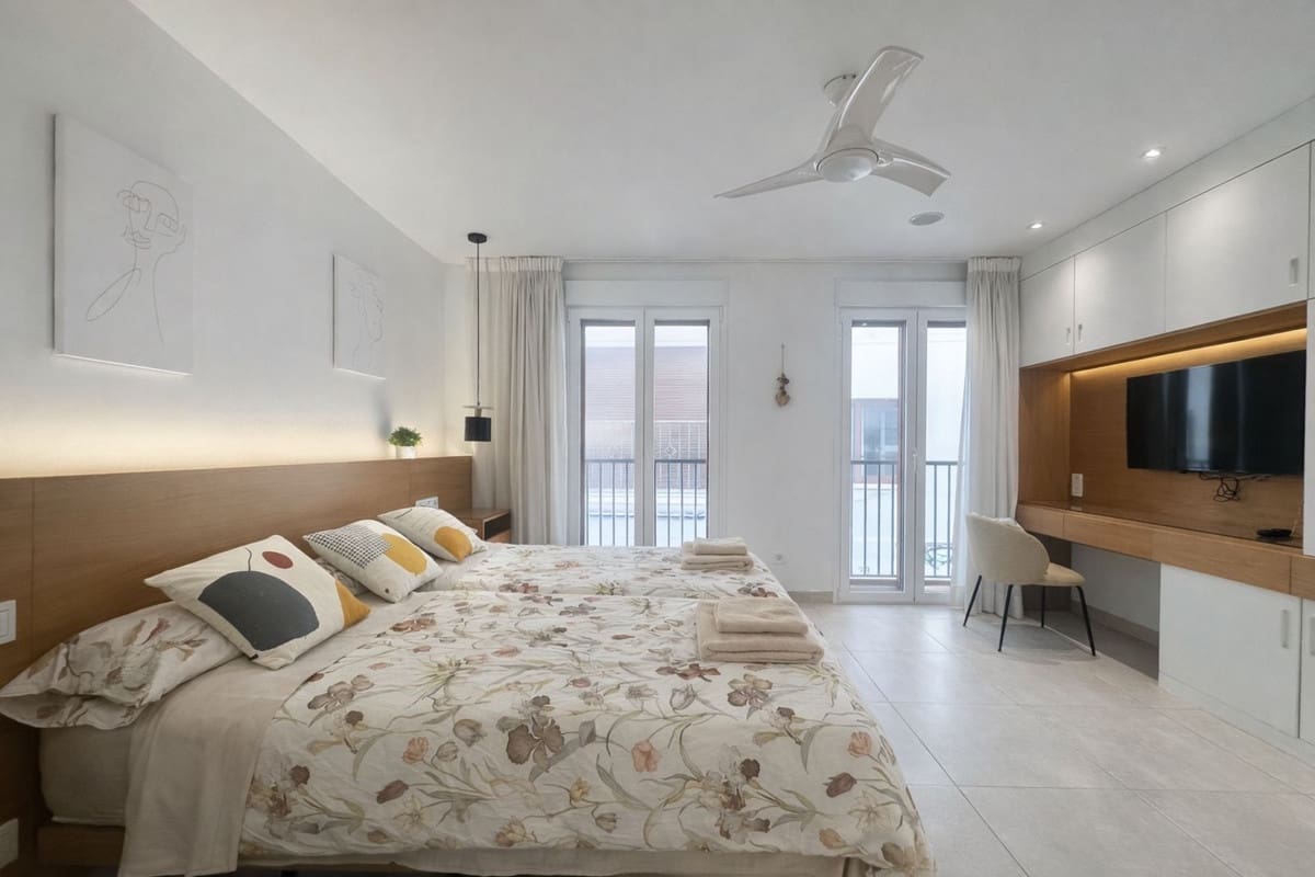 2 bedroom Townhouse for sale in Marbella - € 590,000 (Ref: 9529111)