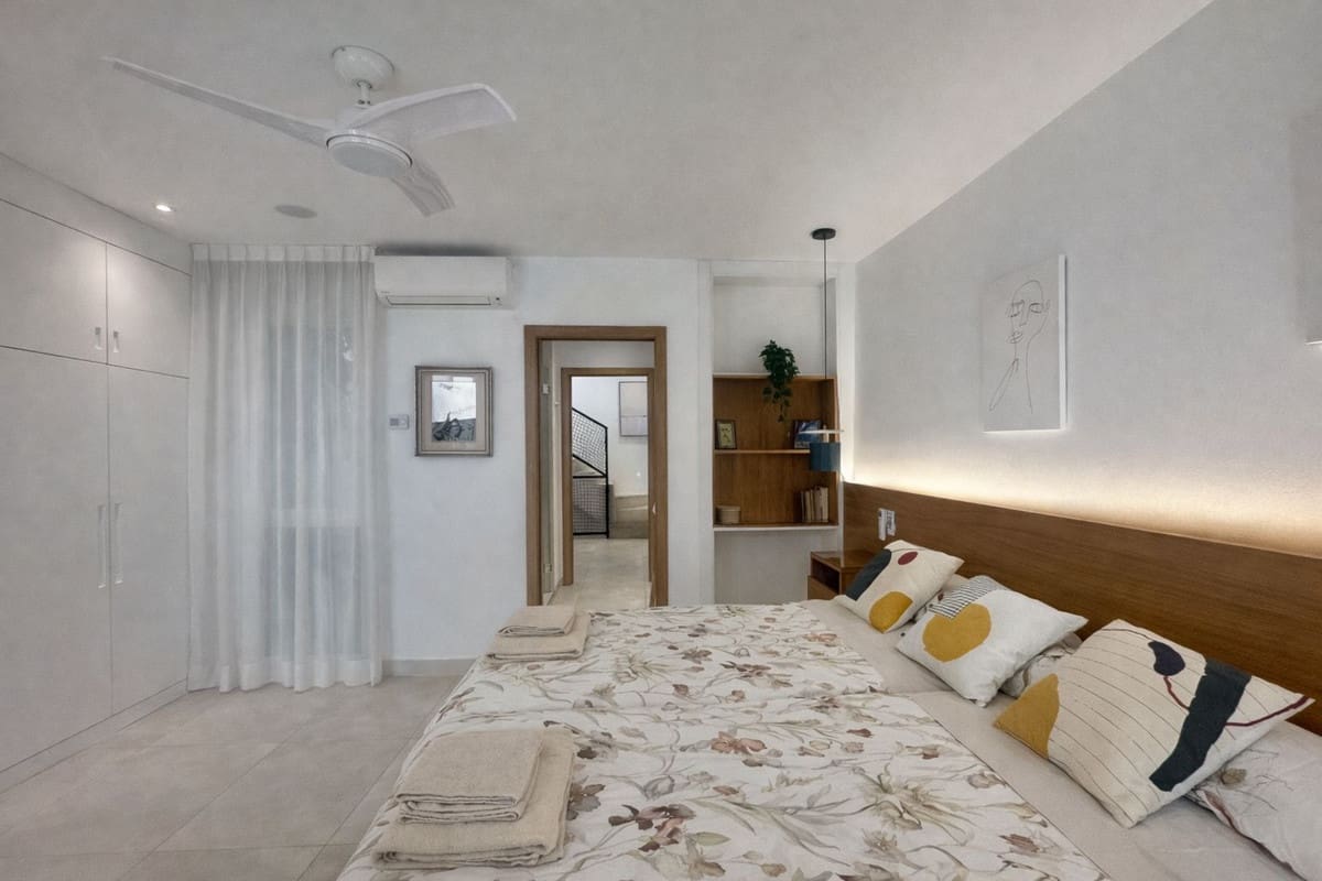 2 bedroom Townhouse for sale in Marbella - € 590,000 (Ref: 9529111)