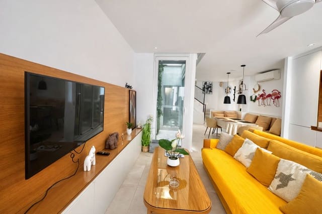 Casa de 2 habitaciones en Marbella en venta - 590.000 € (Ref: 9529111)