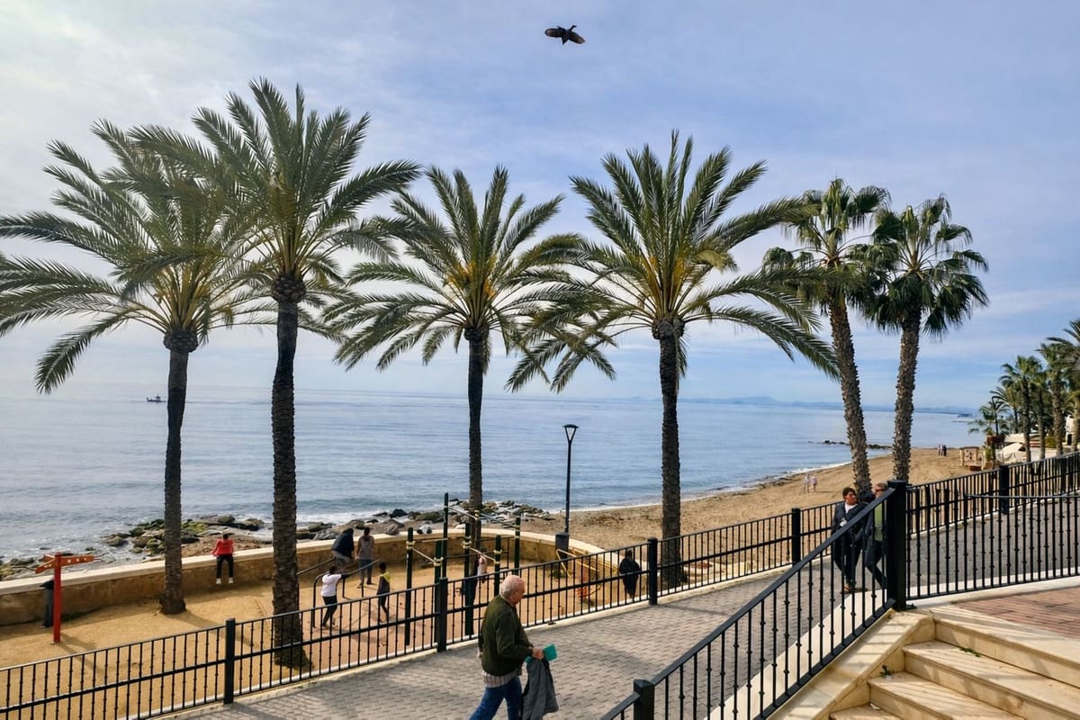 2 bedroom Townhouse for sale in Marbella - € 590,000 (Ref: 9529111)