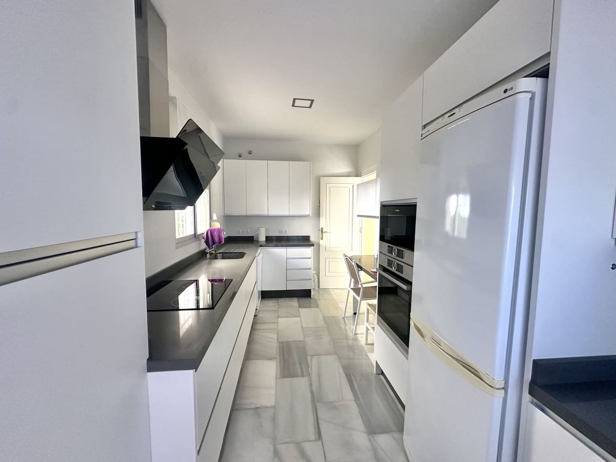 3 bedroom Villa for sale in Riviera del Sol with pool garage - € 995,000 (Ref: 9533466)