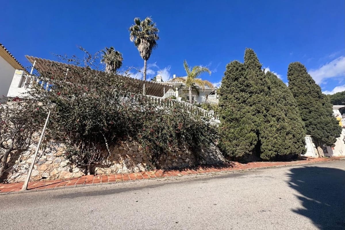 3 soverom Villa til salgs i Riviera del Sol med svømmebasseng garasje - € 920 000 (Ref: 9533466)