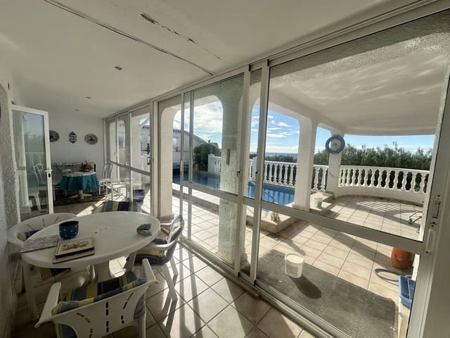 3 soverom Villa til salgs i Calahonda, Mijas med svømmebasseng garasje - € 650 000 (Ref: 9540682)