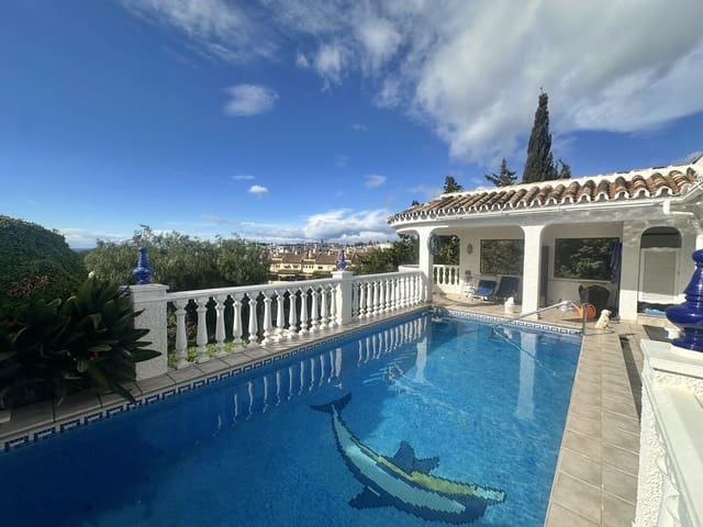 3 soverom Villa til salgs i Calahonda, Mijas med svømmebasseng garasje - € 650 000 (Ref: 9540682)