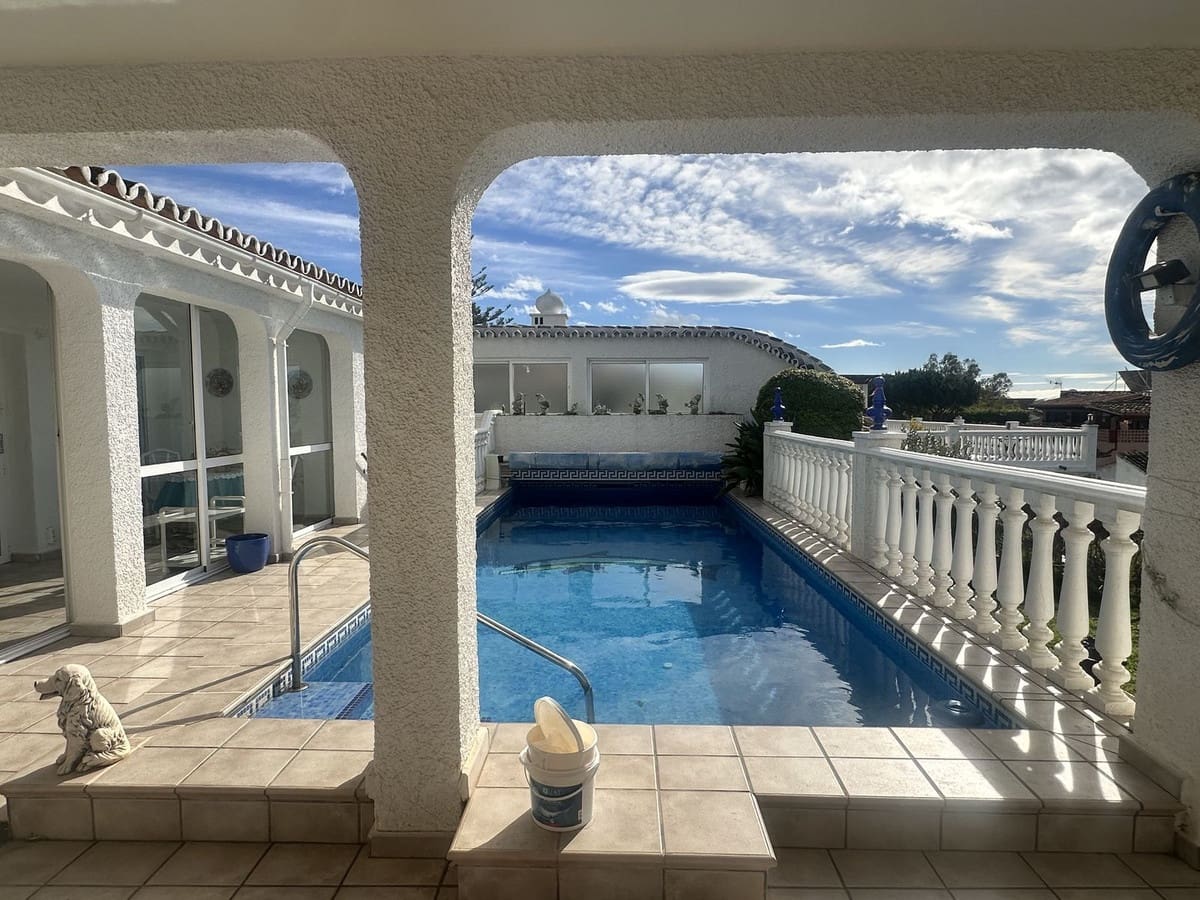 3 soverom Villa til salgs i Calahonda med svømmebasseng garasje - € 650 000 (Ref: 9540682)