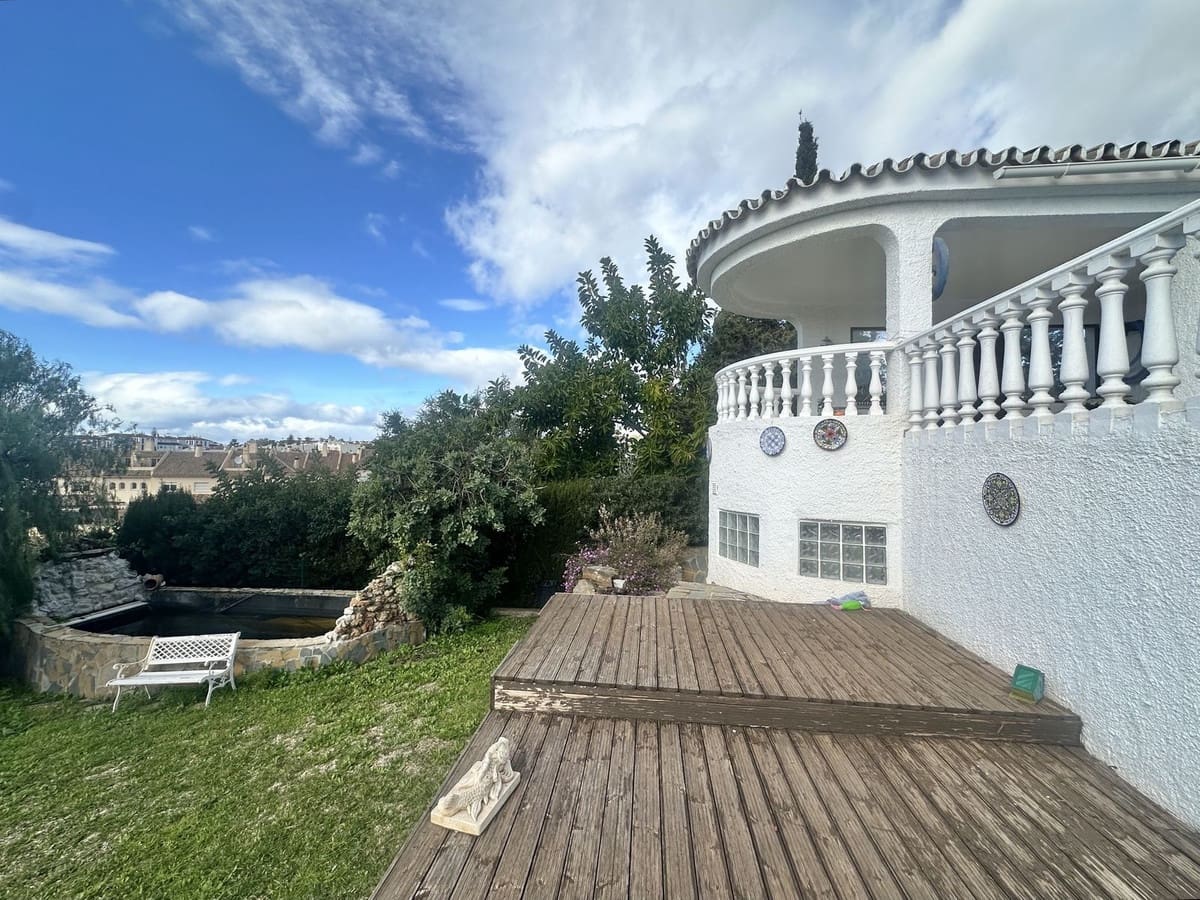 3 soverom Villa til salgs i Calahonda med svømmebasseng garasje - € 650 000 (Ref: 9540682)