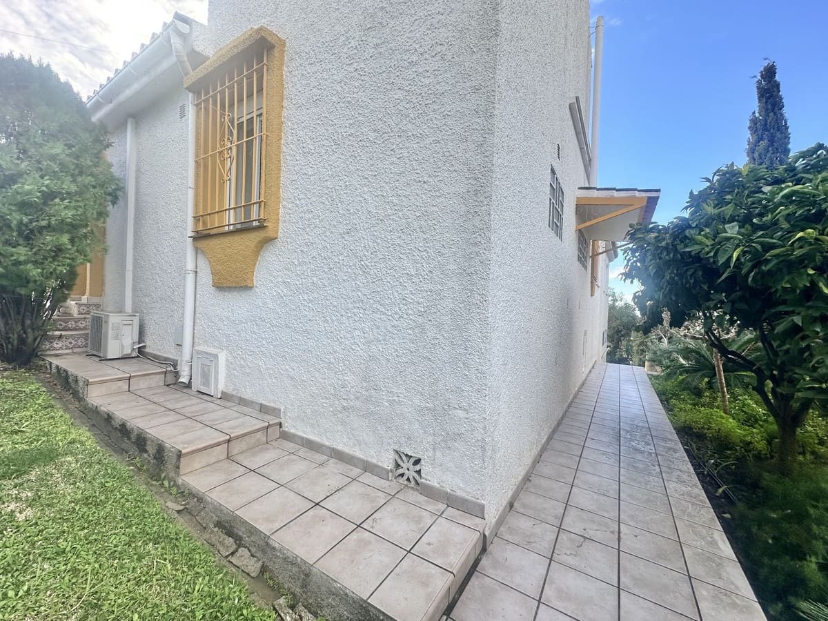 3 soverom Villa til salgs i Calahonda med svømmebasseng garasje - € 650 000 (Ref: 9540682)