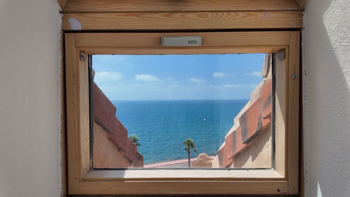 4 soveværelse Strandlejlighed til salg i Benalmadena med swimmingpool garage - € 850.000 (Ref: 9552784)