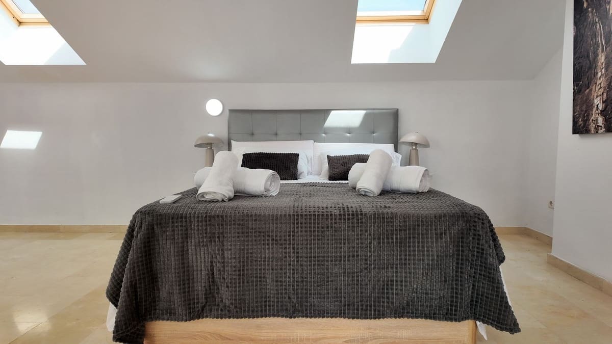 4 bedroom Semi-detached Villa for sale in Benalmadena with pool garage - € 850,000 (Ref: 9552784)