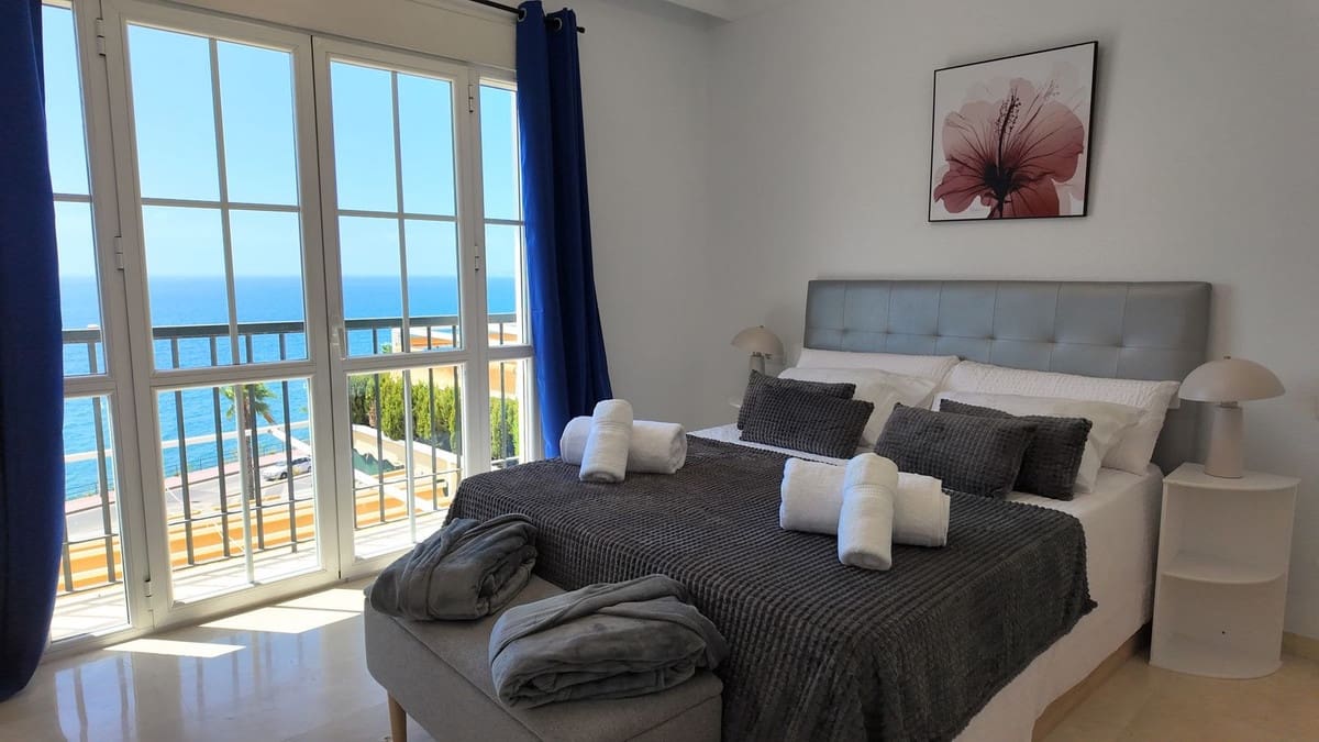 4 bedroom Semi-detached Villa for sale in Benalmadena with pool garage - € 850,000 (Ref: 9552784)