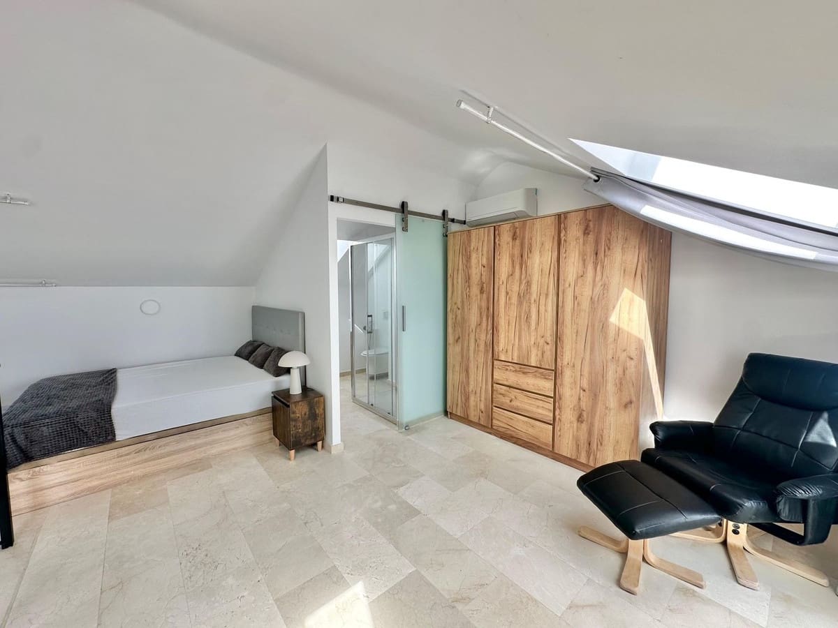 4 bedroom Semi-detached Villa for sale in Benalmadena with pool garage - € 850,000 (Ref: 9552784)