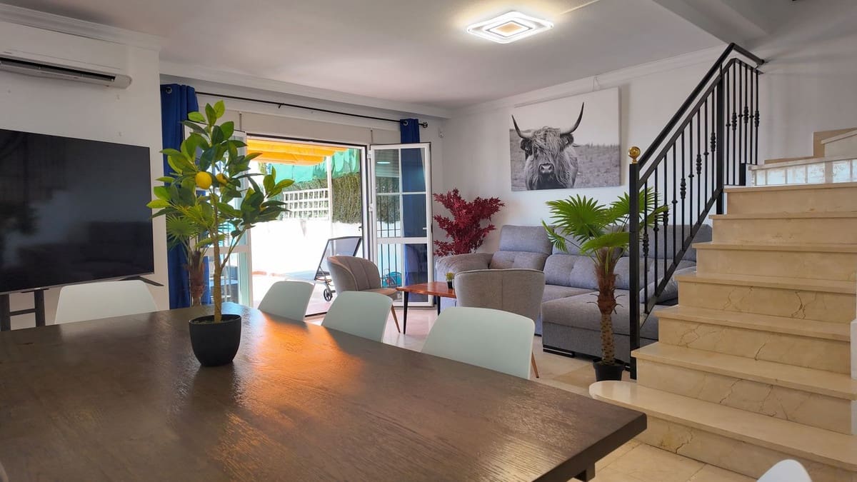 4 bedroom Semi-detached Villa for sale in Benalmadena with pool garage - € 850,000 (Ref: 9552784)