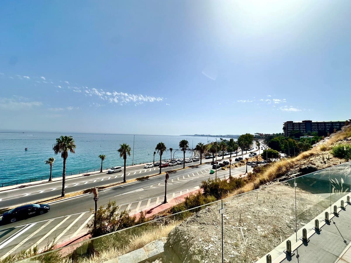 4 bedroom Semi-detached Villa for sale in Benalmadena with pool garage - € 850,000 (Ref: 9552784)