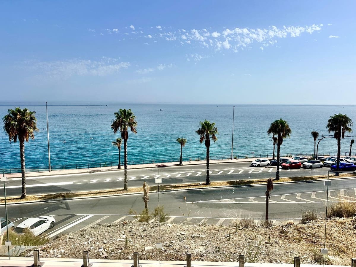 4 bedroom Semi-detached Villa for sale in Benalmadena with pool garage - € 850,000 (Ref: 9552784)