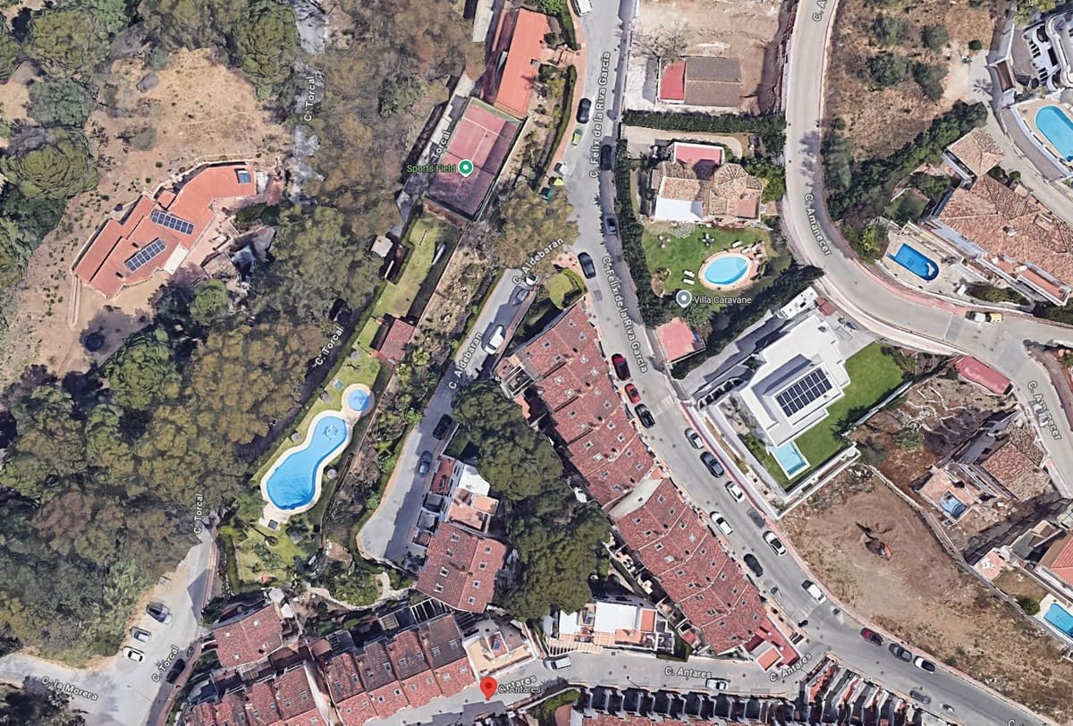 4 bedroom Semi-detached Villa for sale in Benalmadena with pool garage - € 850,000 (Ref: 9552784)