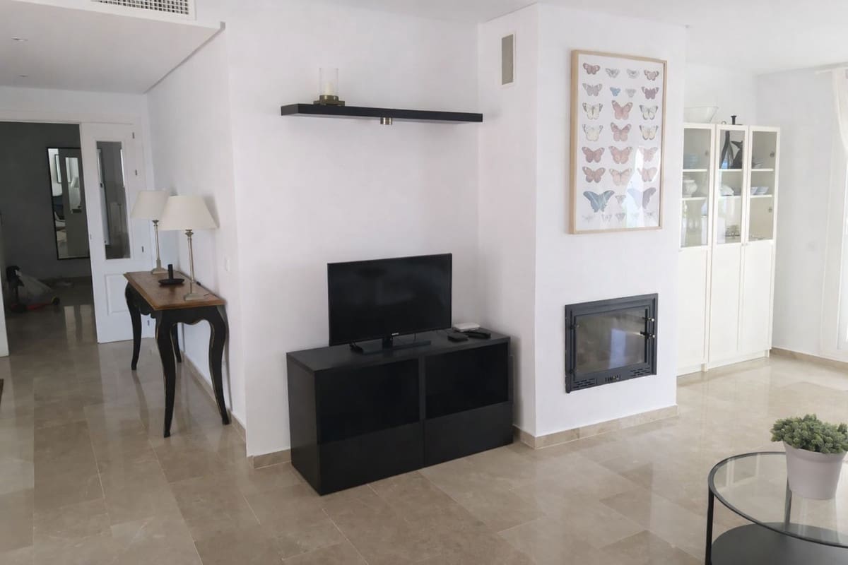 3 bedroom Apartment for sale in Riviera del Sol with pool garage - € 510,000 (Ref: 9560808)