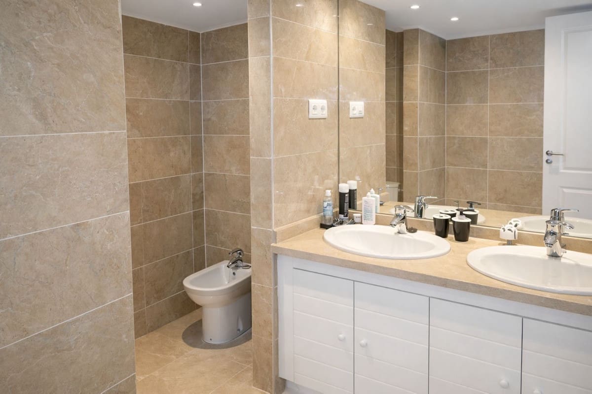 3 slaapkamer Appartement te koop in Riviera del Sol met zwembad garage - € 510.000 (Ref: 9560808)