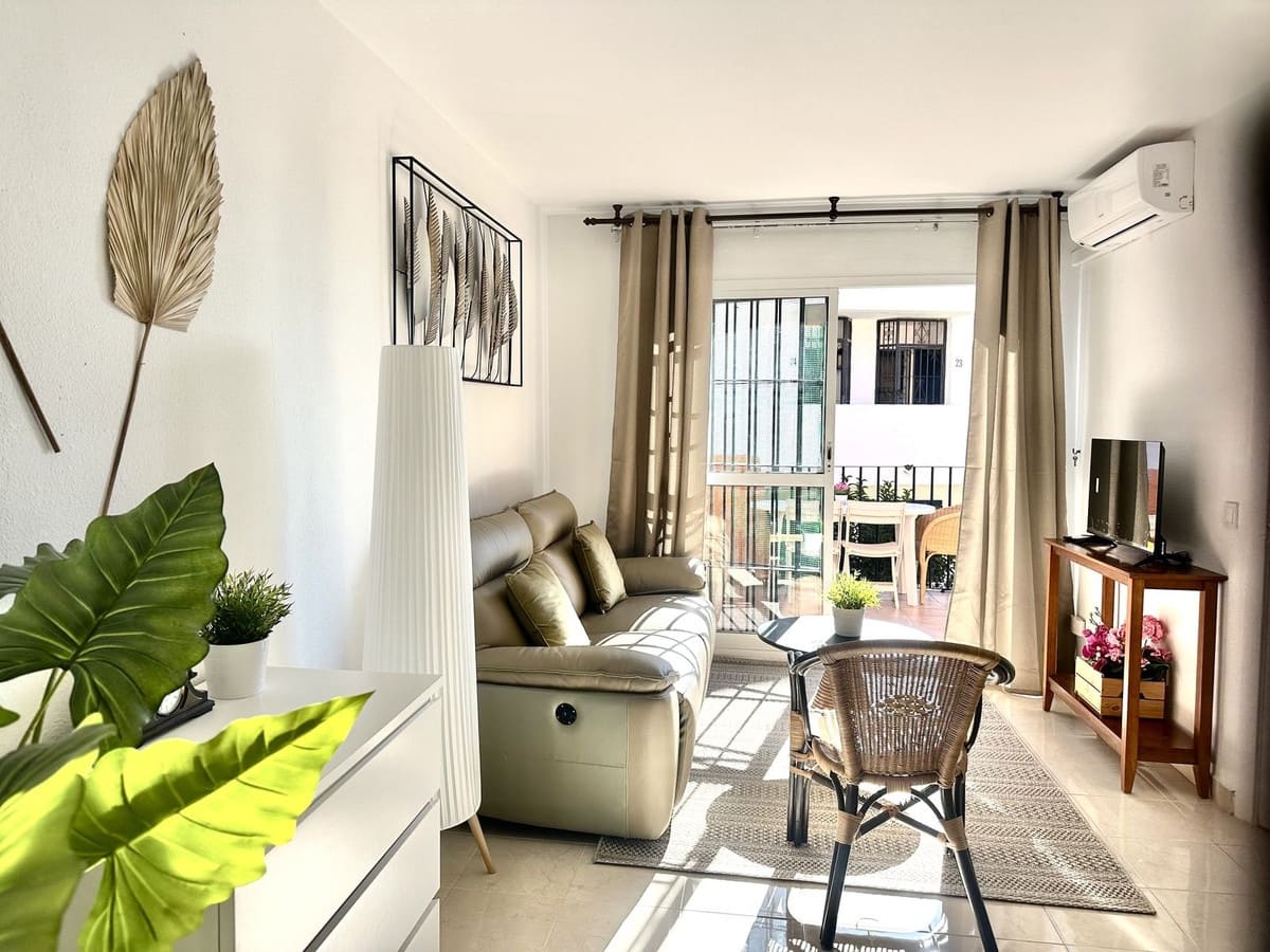 2 bedroom Beach Apartment for sale in Calahonda - € 275,000 (Ref: 9562271)