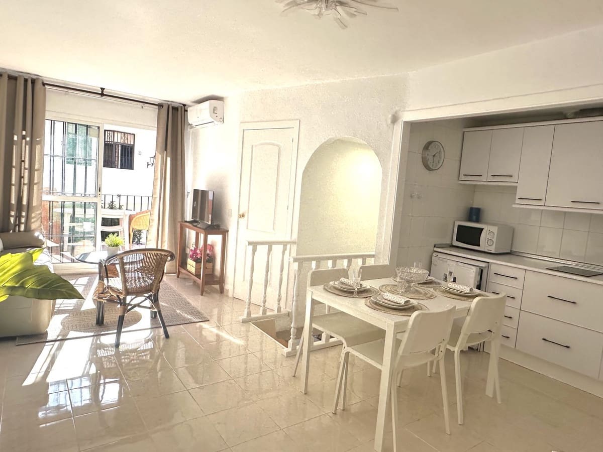 2 bedroom Beach Apartment for sale in Calahonda - € 275,000 (Ref: 9562271)