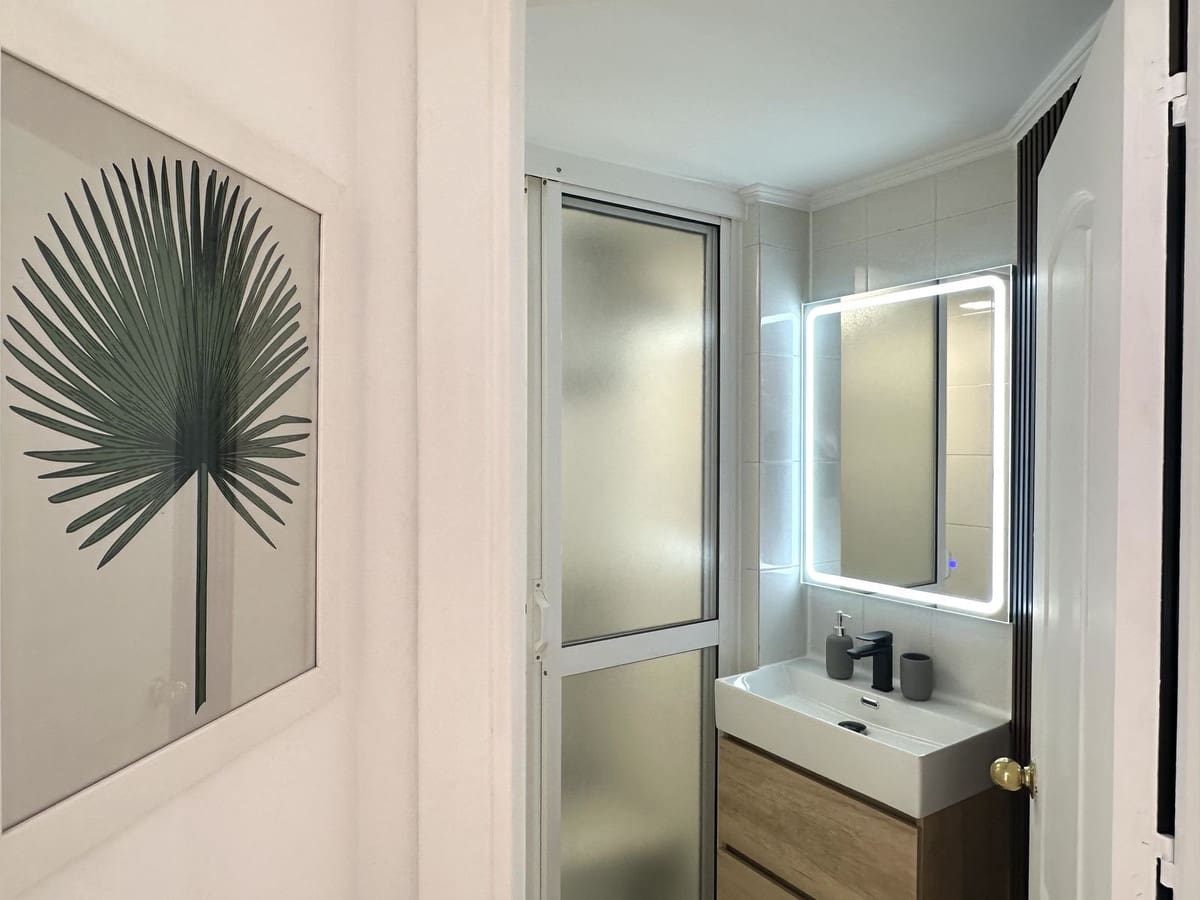 2 bedroom Beach Apartment for sale in Calahonda - € 275,000 (Ref: 9562271)