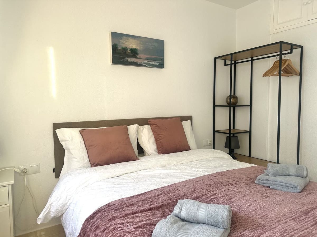 2 bedroom Beach Apartment for sale in Calahonda - € 275,000 (Ref: 9562271)