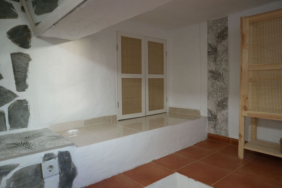 2 bedroom Beach Apartment for sale in Calahonda - € 275,000 (Ref: 9562271)