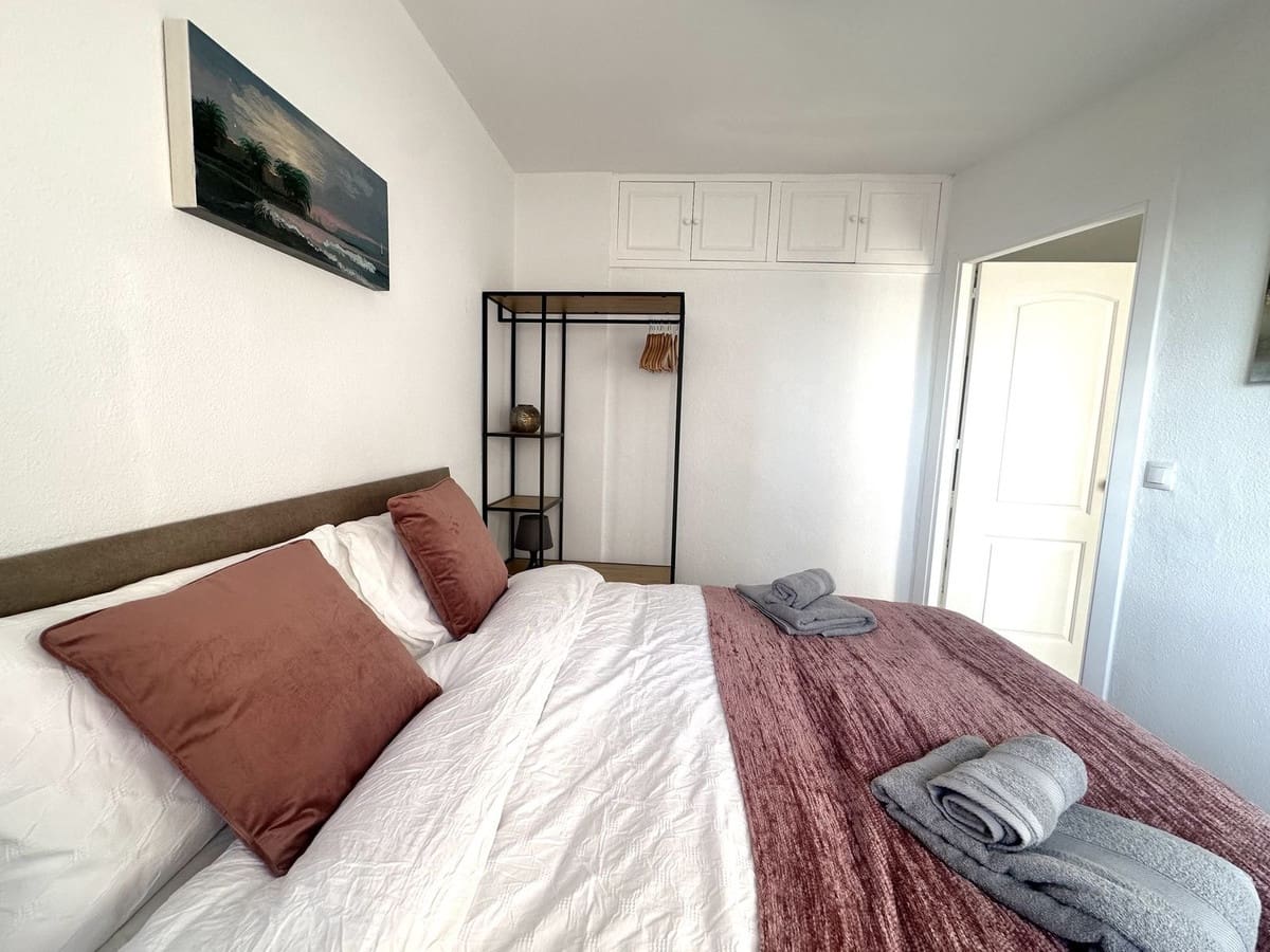 2 bedroom Beach Apartment for sale in Calahonda - € 275,000 (Ref: 9562271)