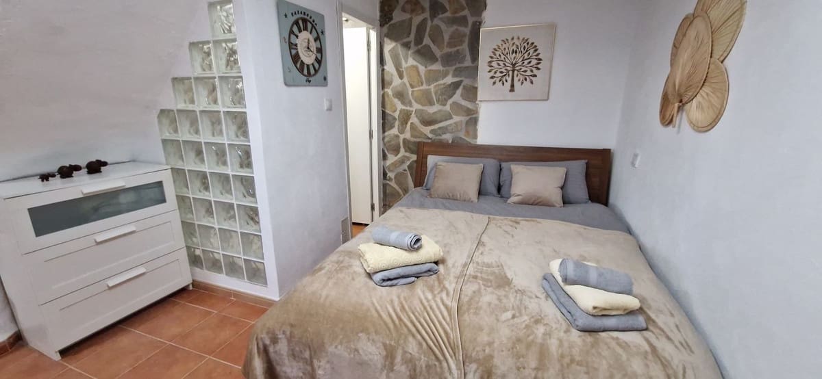 2 bedroom Beach Apartment for sale in Calahonda - € 275,000 (Ref: 9562271)