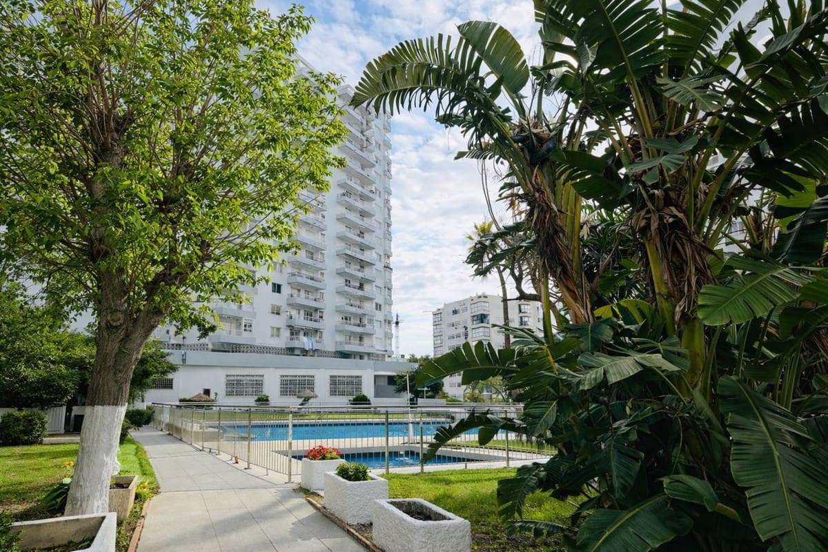2 Zimmer Strandapartment zu verkaufen in Benalmadena mit Pool Garage - 437.000 € (Ref: 9585070)