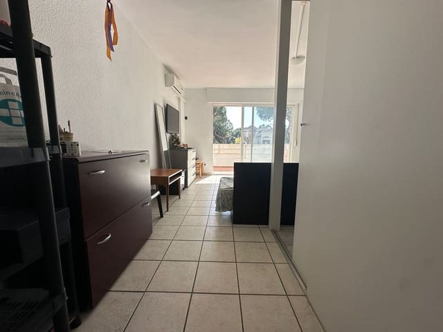 1 sovrum Strandlägenhet till salu i Las Chapas, Marbella med pool - 210 000 € (Ref: 9614626)