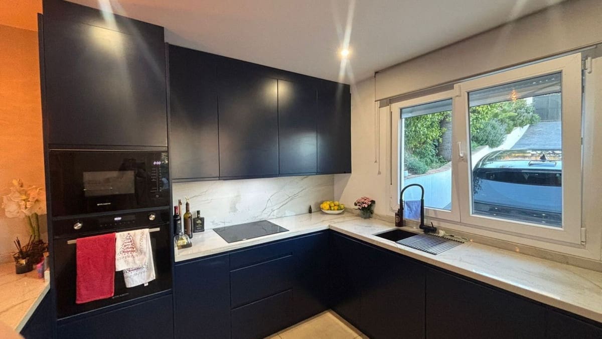 3 sypialnia Willa na sprzedaż w La Cala de Mijas z basenem garażem - 749 000 € (Ref: 9655993)