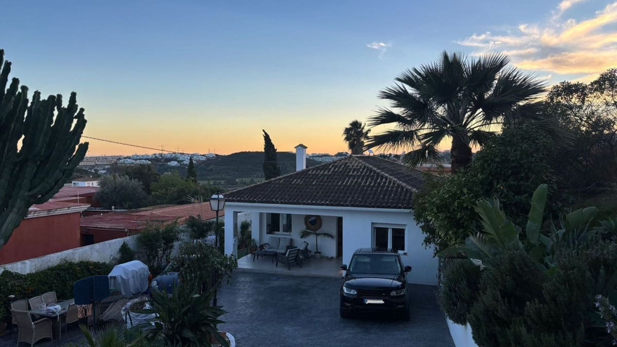 3 chambre Villa/Maison à vendre à La Cala de Mijas avec piscine garage - 749 000 € (Ref: 9655993)
