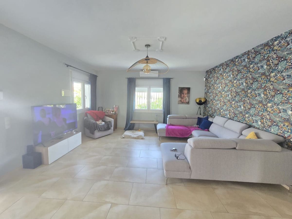 3 chambre Villa/Maison à vendre à La Cala de Mijas avec piscine garage - 749 000 € (Ref: 9655993)