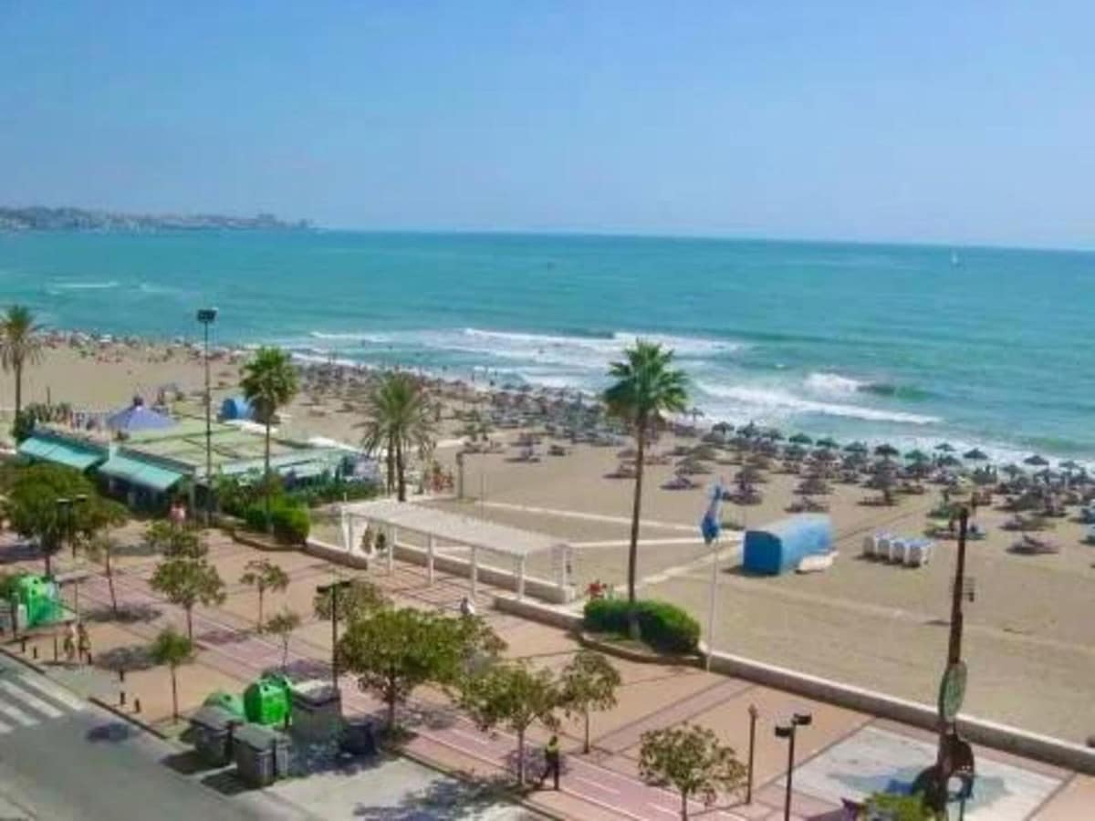 3 bedroom Apartment for sale in Fuengirola with pool - € 370,000 (Ref: 9662210)