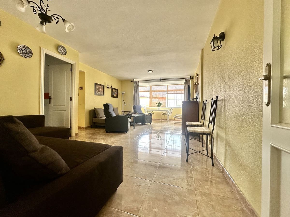 3 bedroom Apartment for sale in Fuengirola with pool - € 370,000 (Ref: 9662210)