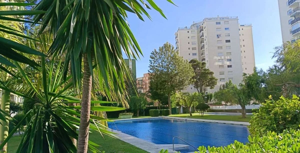 3 bedroom Apartment for sale in Fuengirola with pool - € 370,000 (Ref: 9662210)