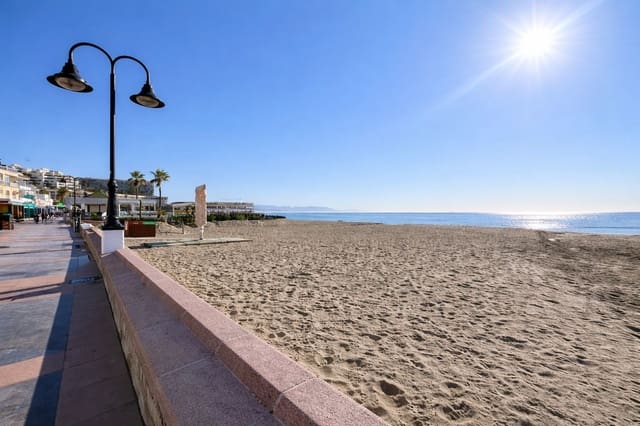 3 soveværelse Strandlejlighed til salg i Torremolinos med swimmingpool garage - € 400.000 (Ref: 9685891)