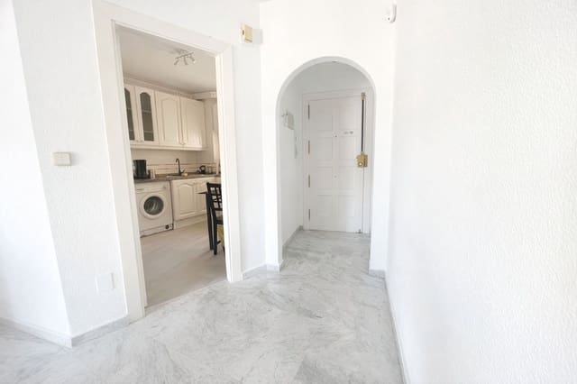 3 soveværelse Strandlejlighed til salg i Torremolinos med swimmingpool garage - € 400.000 (Ref: 9685891)