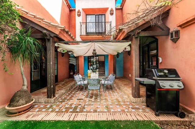 3 quarto Moradia para arrendamento para férias em Guadalmina Baja, Marbella com piscina Garagem - 4 900 € (Ref: 9694628)