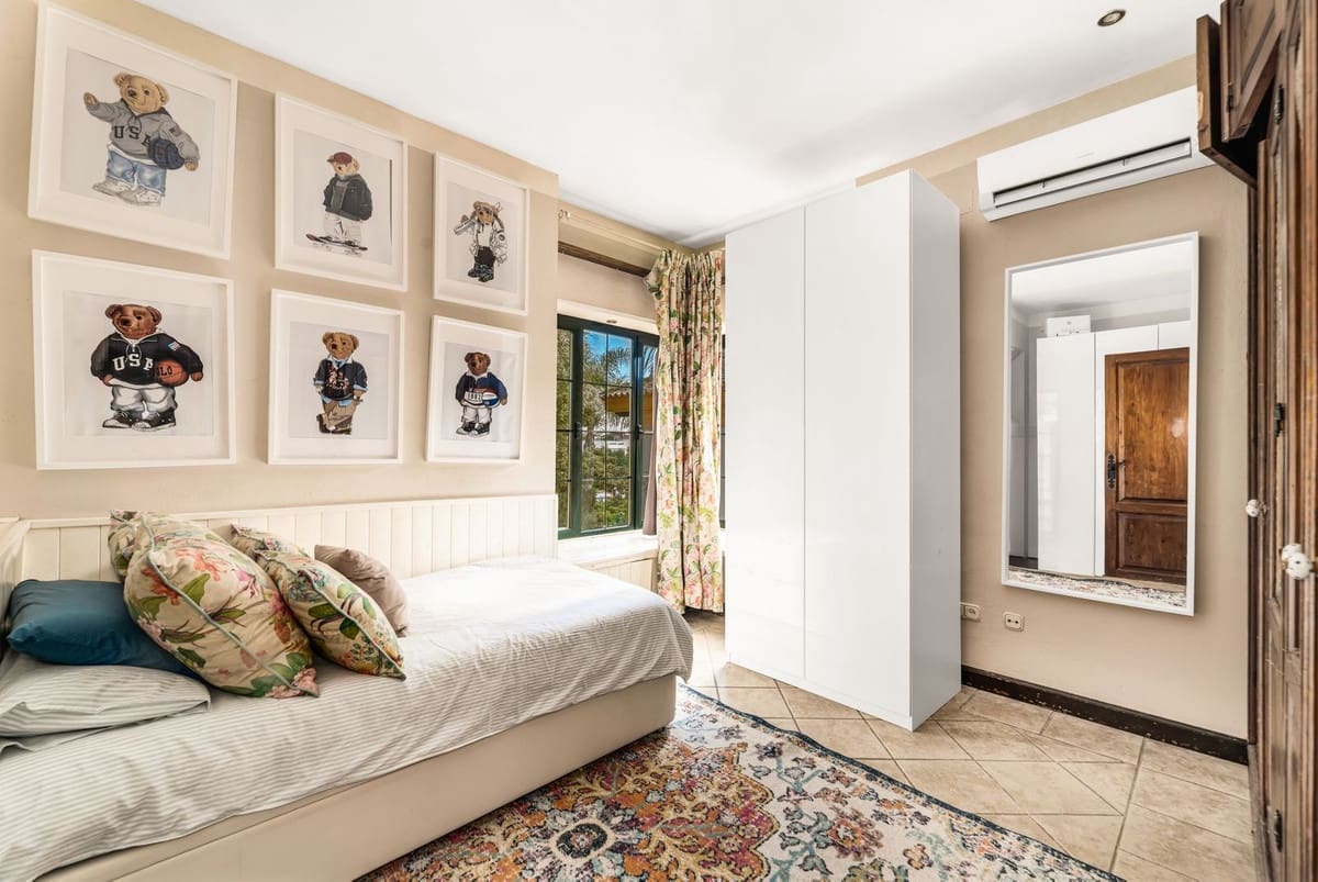 3 quarto Moradia para arrendamento para férias em Guadalmina com piscina Garagem - 4 900 € (Ref: 9694628)