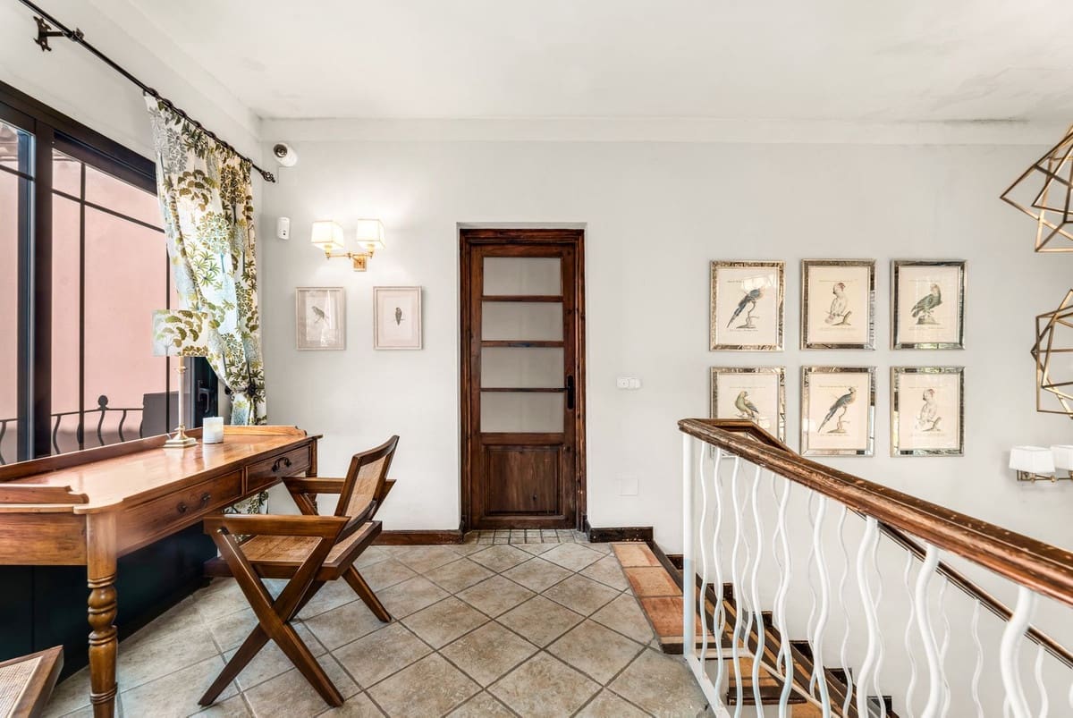 3 quarto Moradia para arrendamento para férias em Guadalmina com piscina Garagem - 4 900 € (Ref: 9694628)